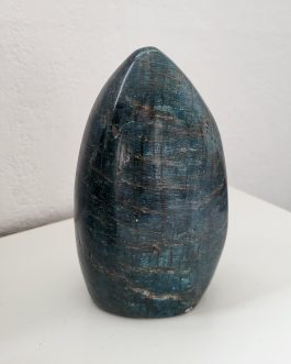 Forme libre en Apatite Bleue A+