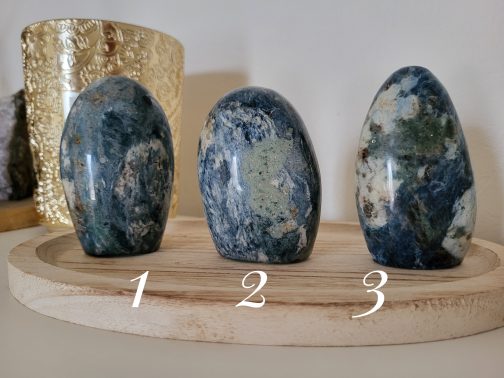 Formes libres en Dumortiérite A+ – Image 2