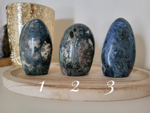 Formes libres en Dumortiérite A+