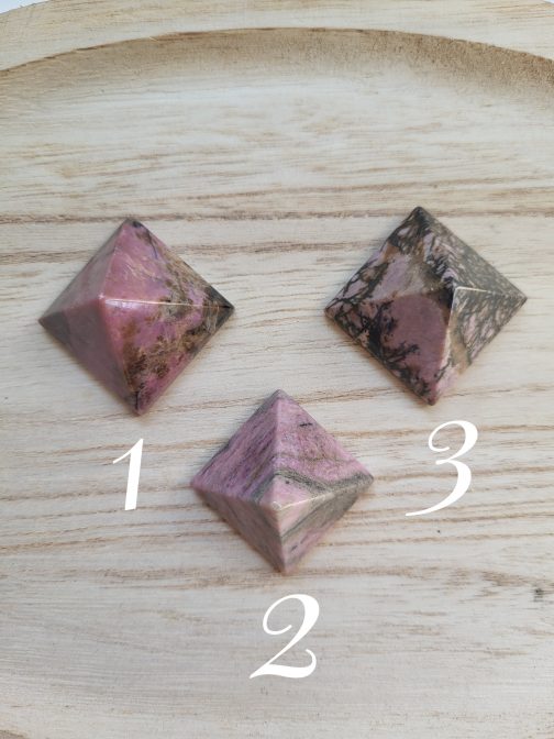Pyramides en Rhodonite A+ – Image 3