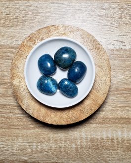Pierres roulées en Apatite bleue AA