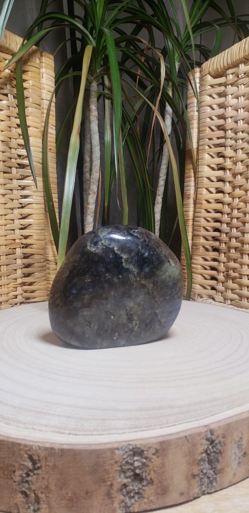 Forme libre en Labradorite AA – Image 4