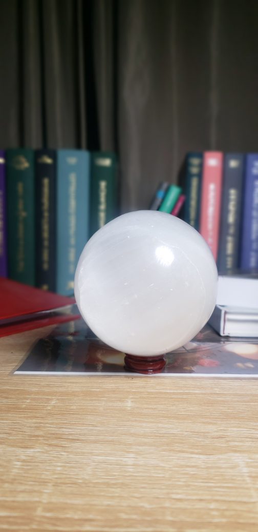 Sphère en Sélénite A+ – Image 4