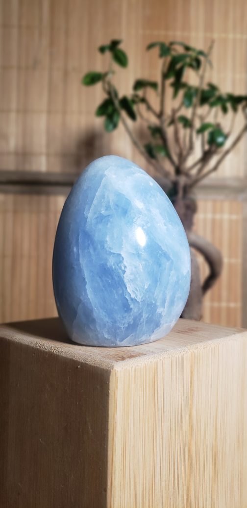 Forme libre en Calcite Bleue AA