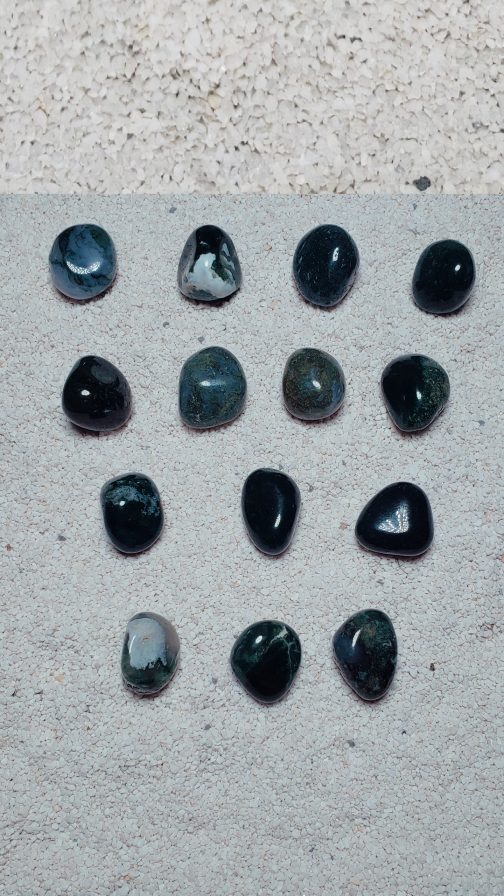 Pierres roulées en Agate Mousse AA