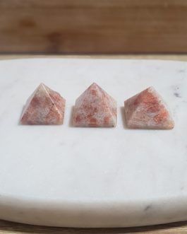 Pyramide en Pierre de soleil A+