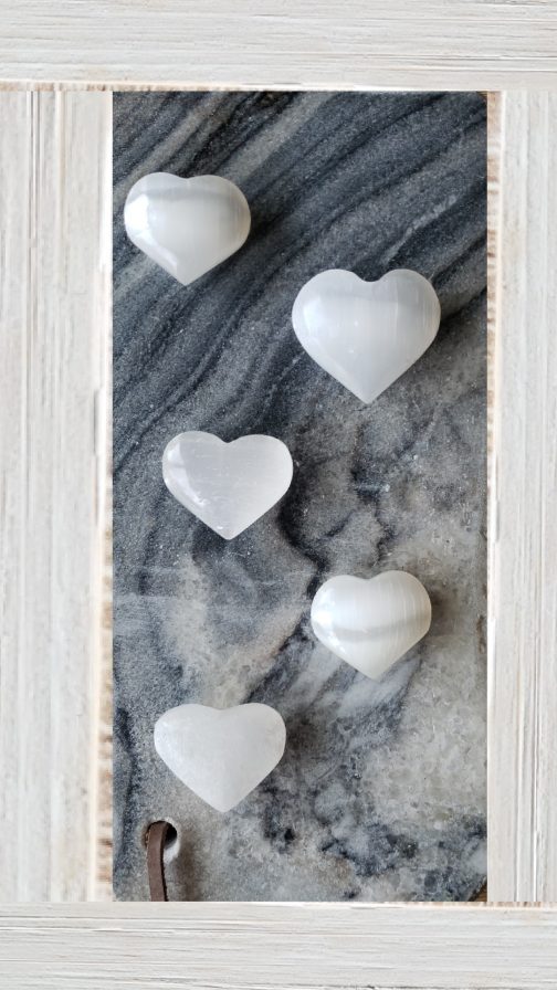 Galets Coeur en Sélénite  A+