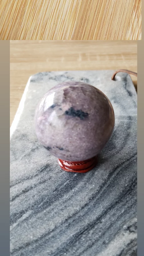 Sphère en Tourmaline Rose sur Lépidolite A+