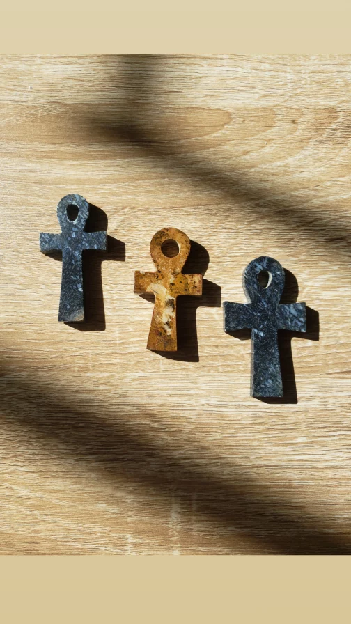 Croix de Ankh en Racine de Palmier AA